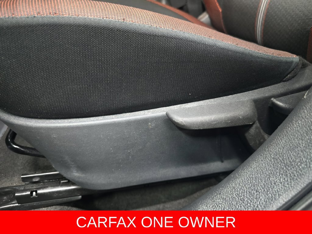 Used 2025 Nissan Versa SR FWD image 29