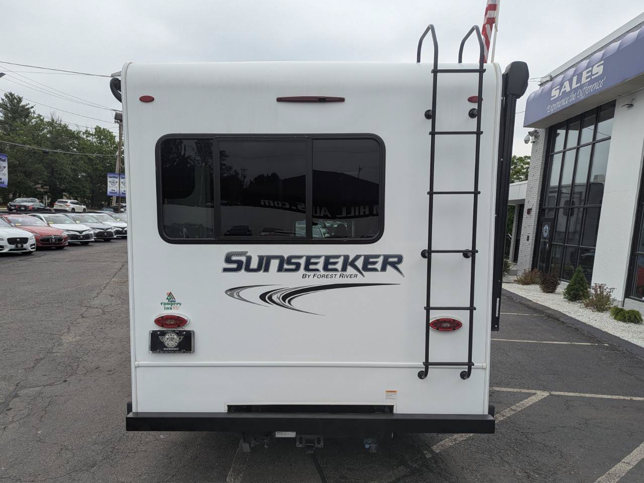 Used 2019 Chevrolet Express 4500 w/ RV Package RWD image 7