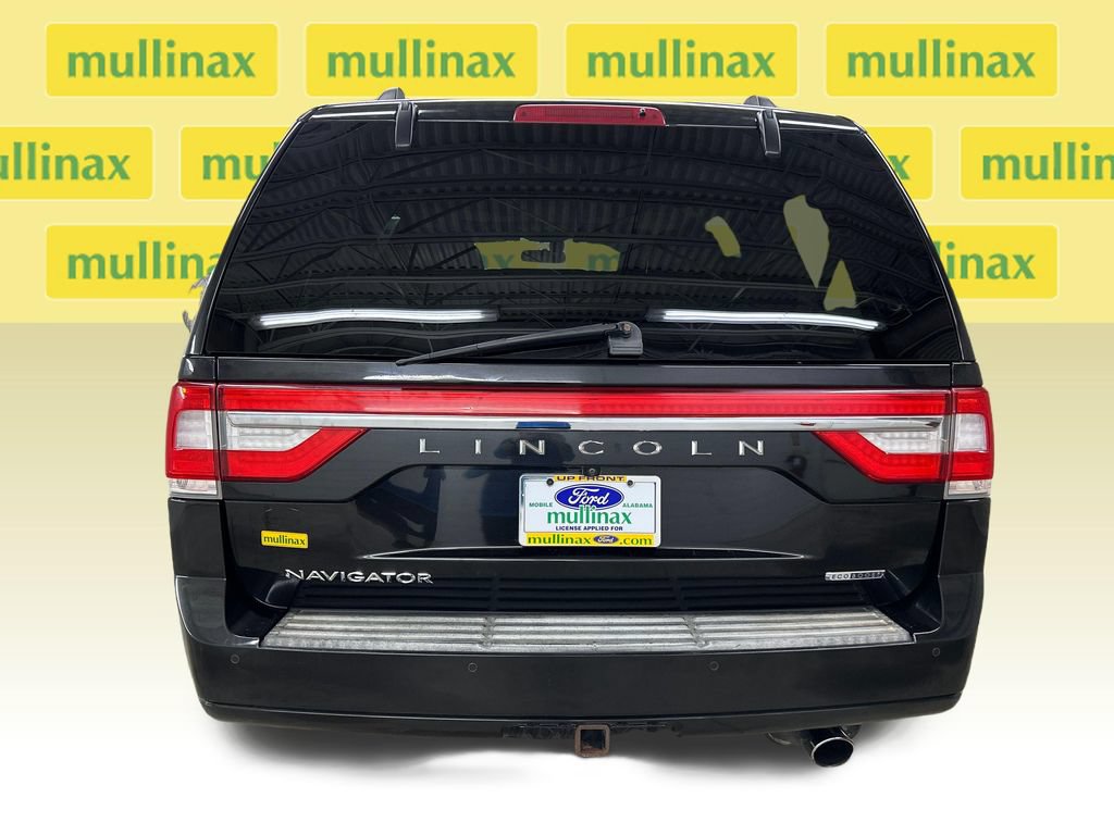 Used 2015 Lincoln Navigator 2WD image 8