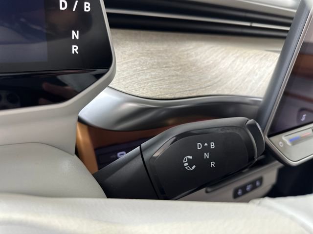 Used 2025 Volkswagen ID. Buzz 1st Edition image 20