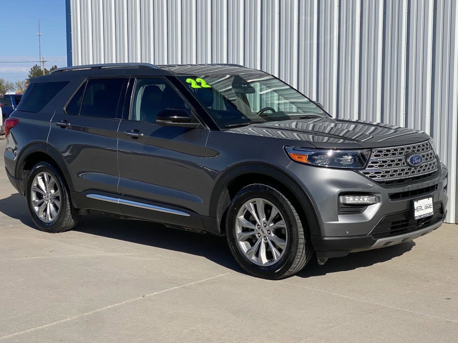 Used 2022 Ford Explorer Limited w/ Equipment Group 301A AWD/4WD image 3