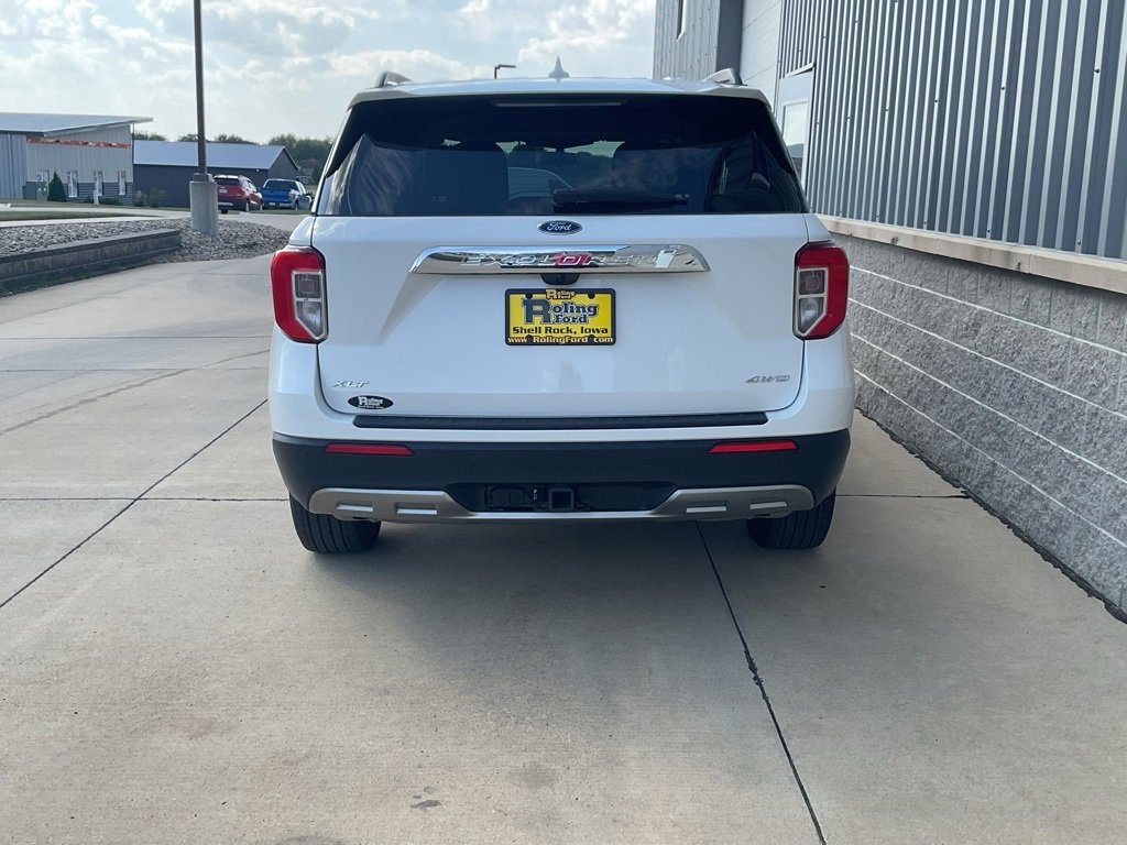 Used 2022 Ford Explorer XLT w/ Equipment Group 202A image 5