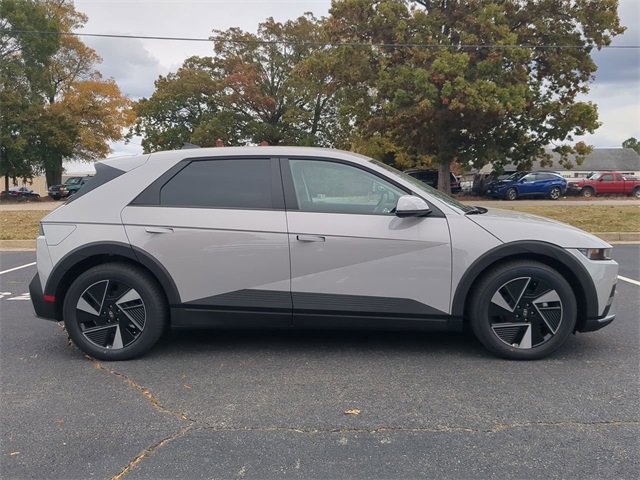 New 2026 Hyundai Ioniq 5 SEL image 3