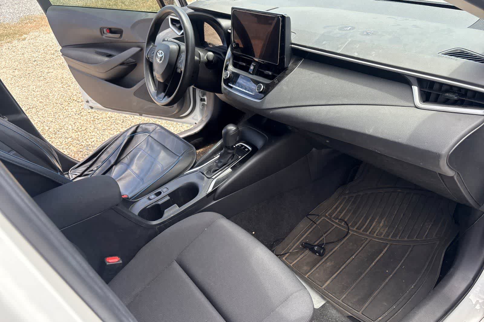 Used 2023 Toyota Corolla LE w/ LE Convenience Package FWD image 17