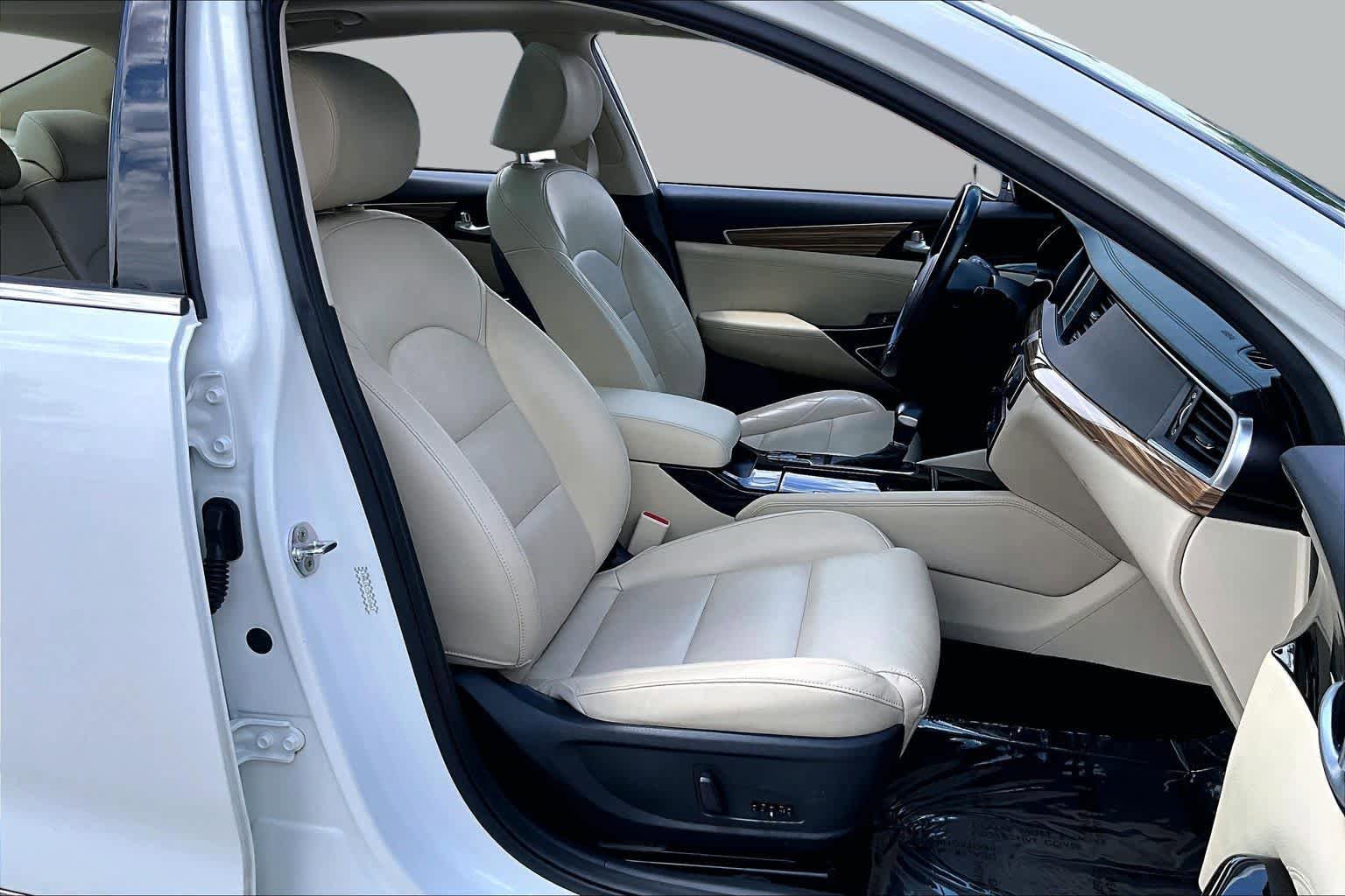 Used 2019 Kia Cadenza Technology FWD image 16