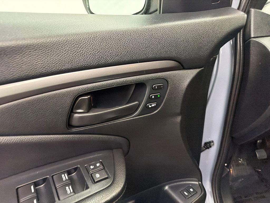 Used 2023 Honda Passport EX-L image 12