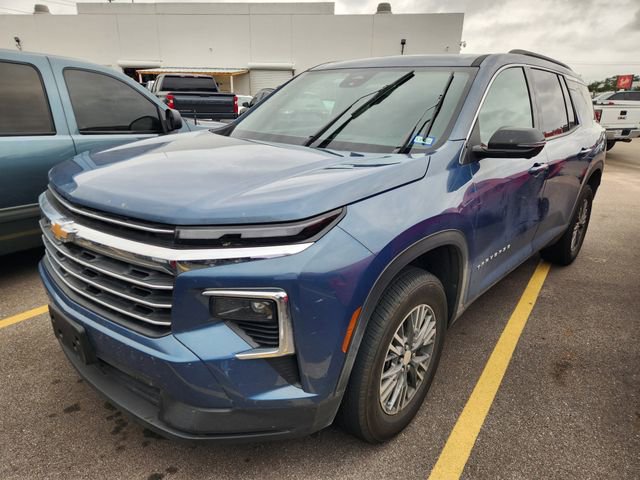 Used 2024 Chevrolet Traverse LT FWD image 3