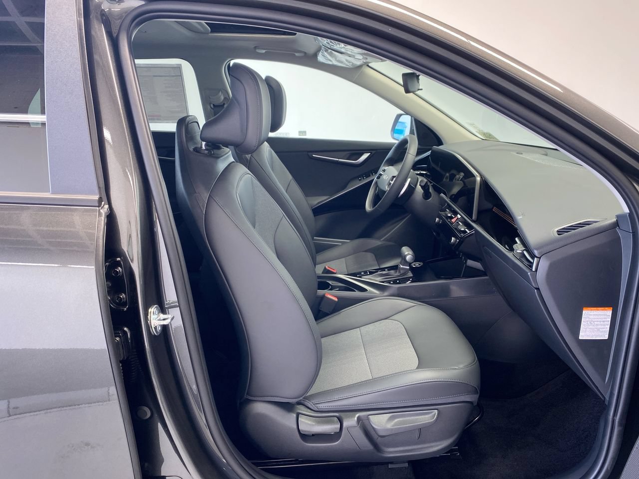 New 2026 Kia Niro EX w/ EX Premium Package FWD image 30