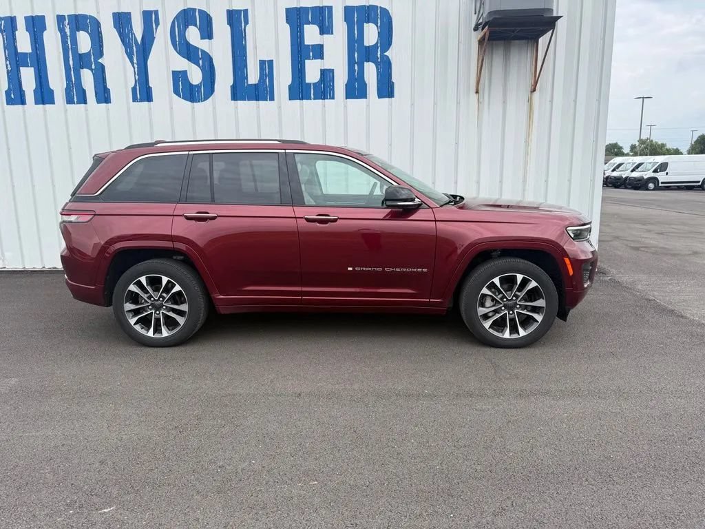 Used 2022 Jeep Grand Cherokee Overland AWD/4WD image 9