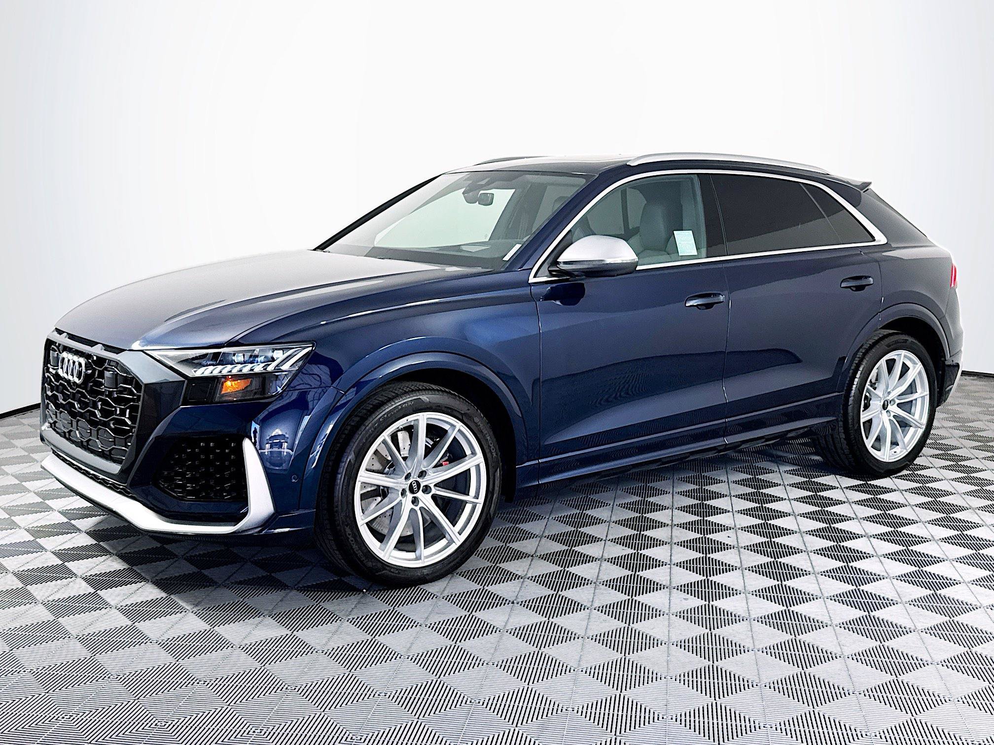 Used 2024 Audi RS Q8 w/ Executive Package AWD/4WD image 4