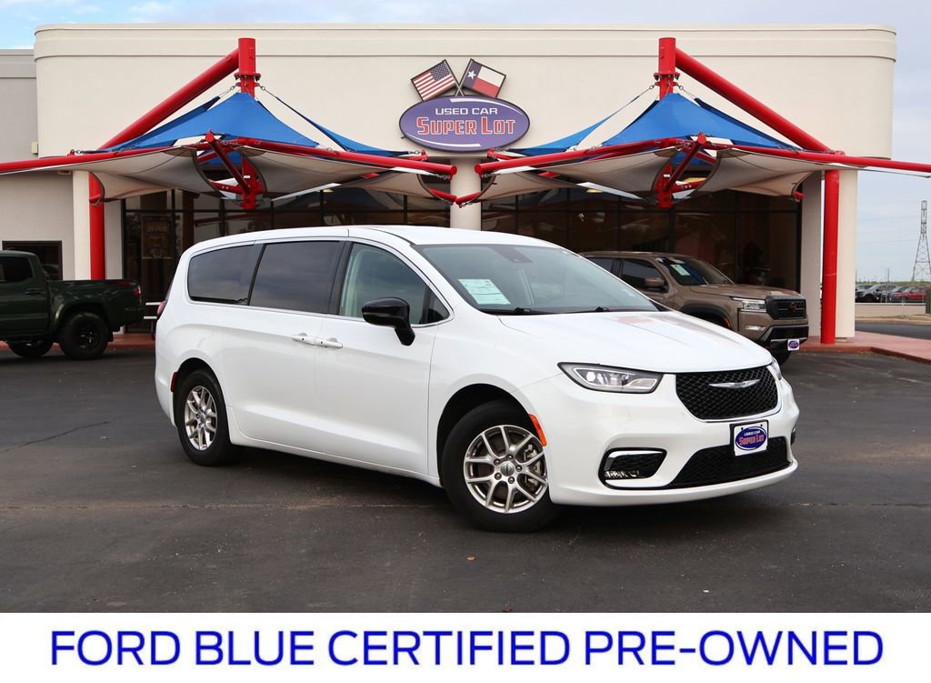 Used 2024 Chrysler Pacifica Touring-L FWD image 1