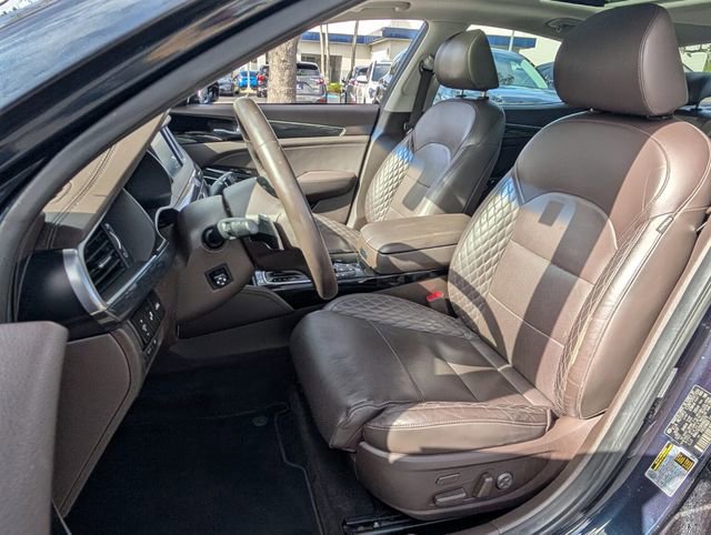 Used 2017 Kia Cadenza Limited w/ Paint Protection Package image 13