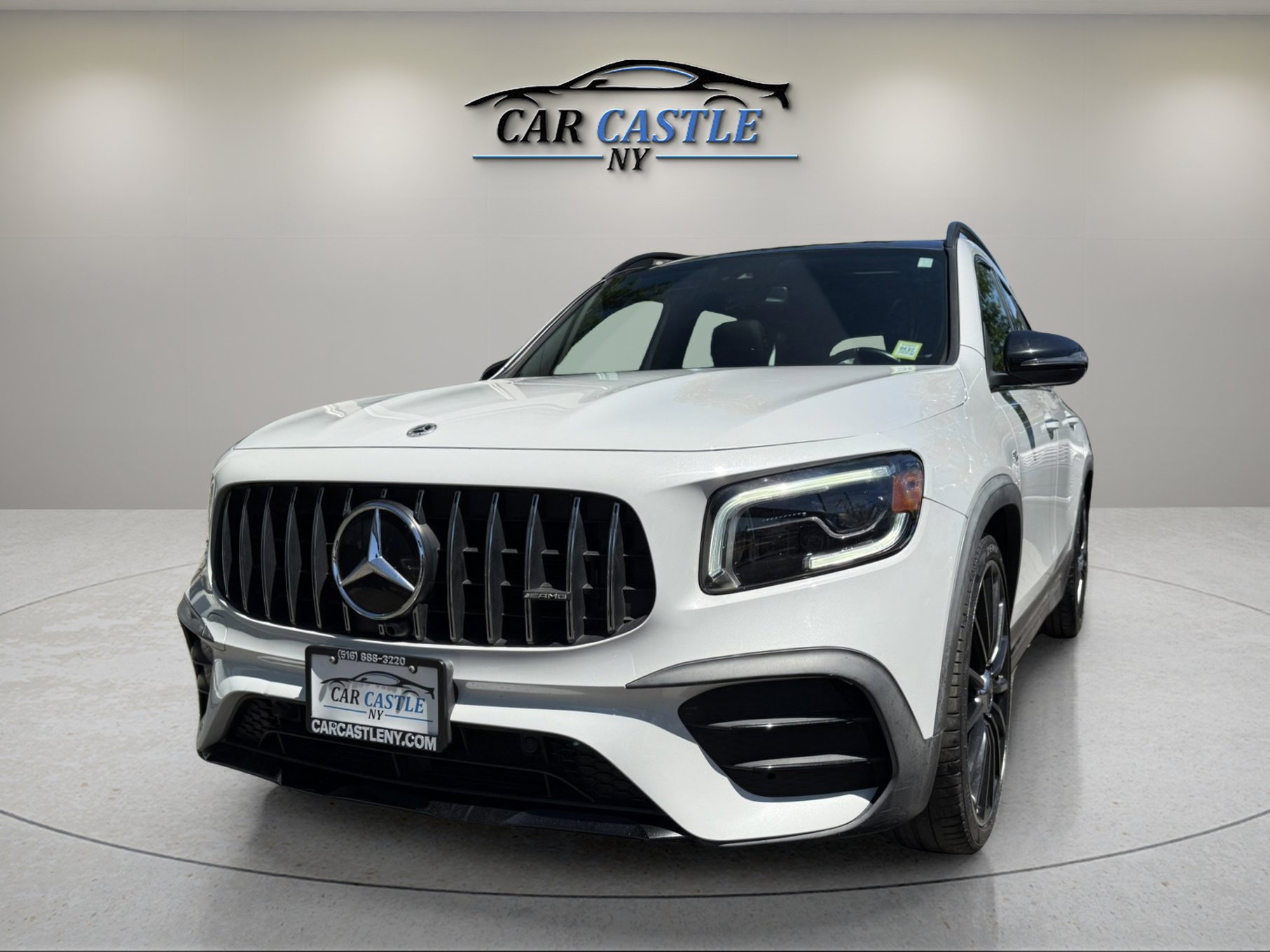 Used 2021 Mercedes-Benz GLB 35 AMG 4MATIC image 2