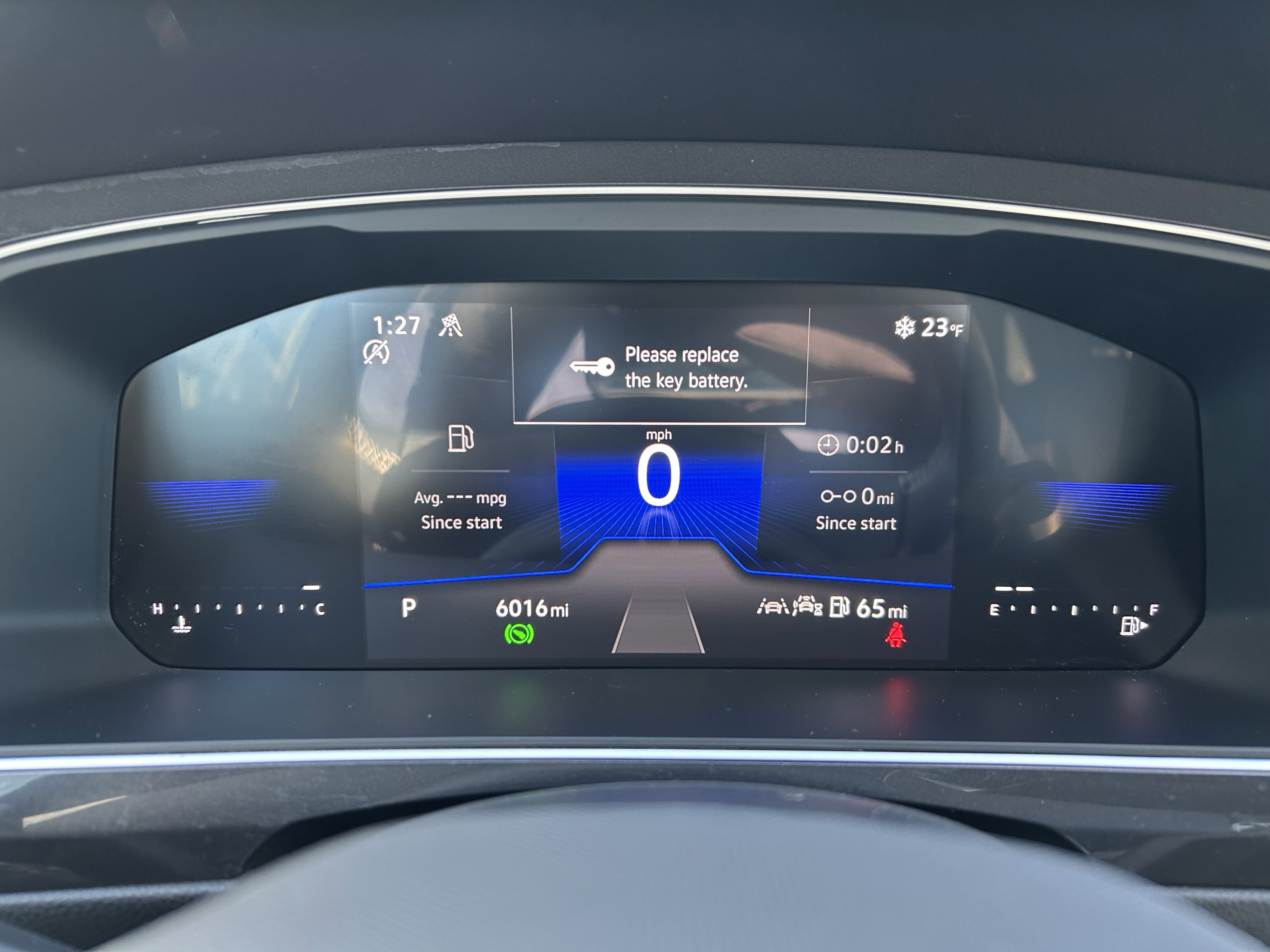 Used 2024 Volkswagen Tiguan SE w/ Panoramic Sunroof Package image 11