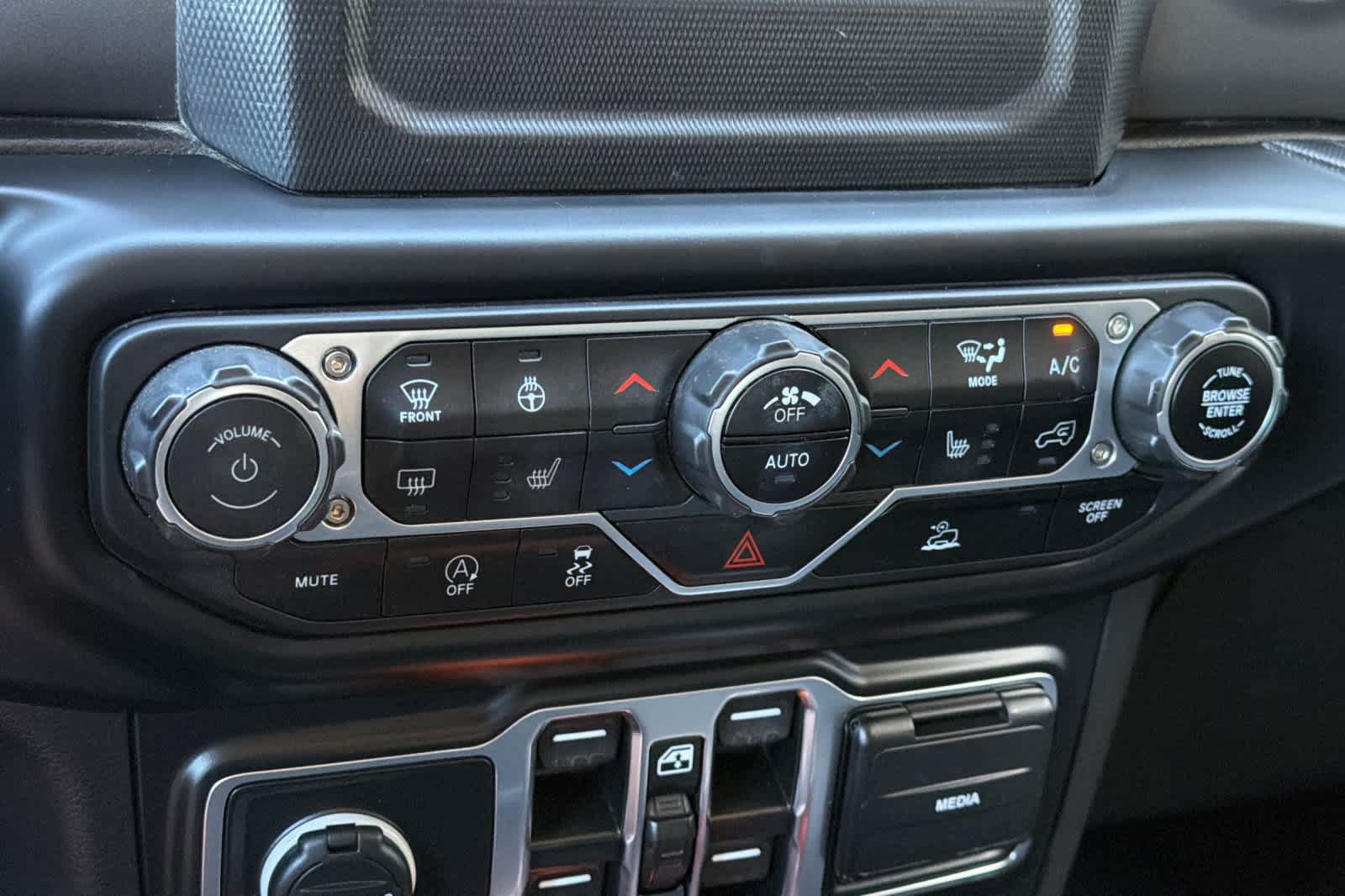 Used 2023 Jeep Wrangler Unlimited Sport AWD/4WD image 22