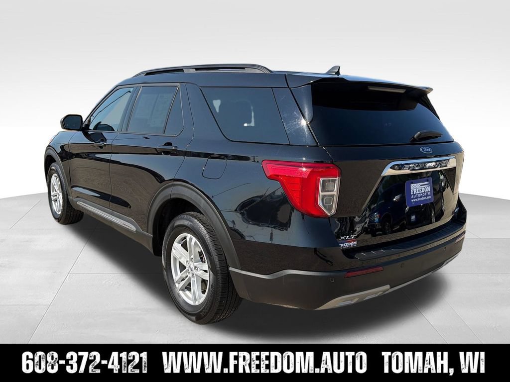 Used 2024 Ford Explorer XLT w/ Equipment Group 202A AWD/4WD image 5