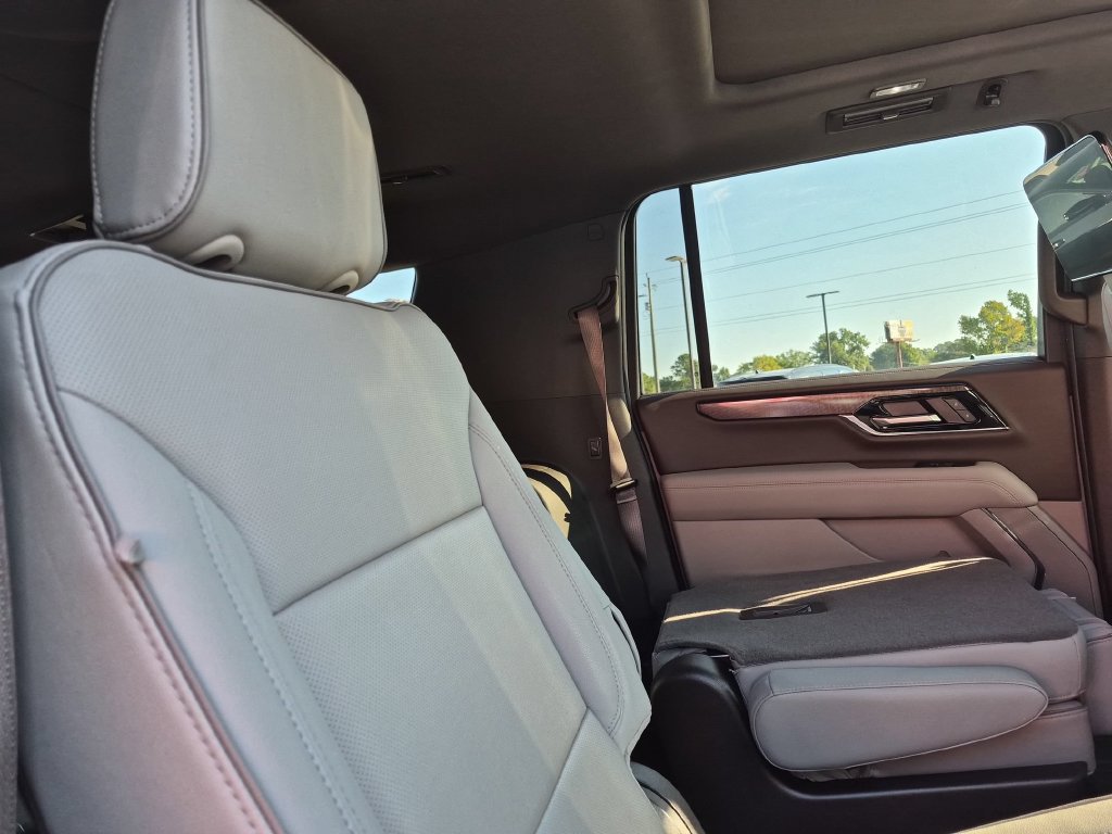 Used 2026 GMC Yukon XL Elevation w/ Elevation Premium Package RWD image 33
