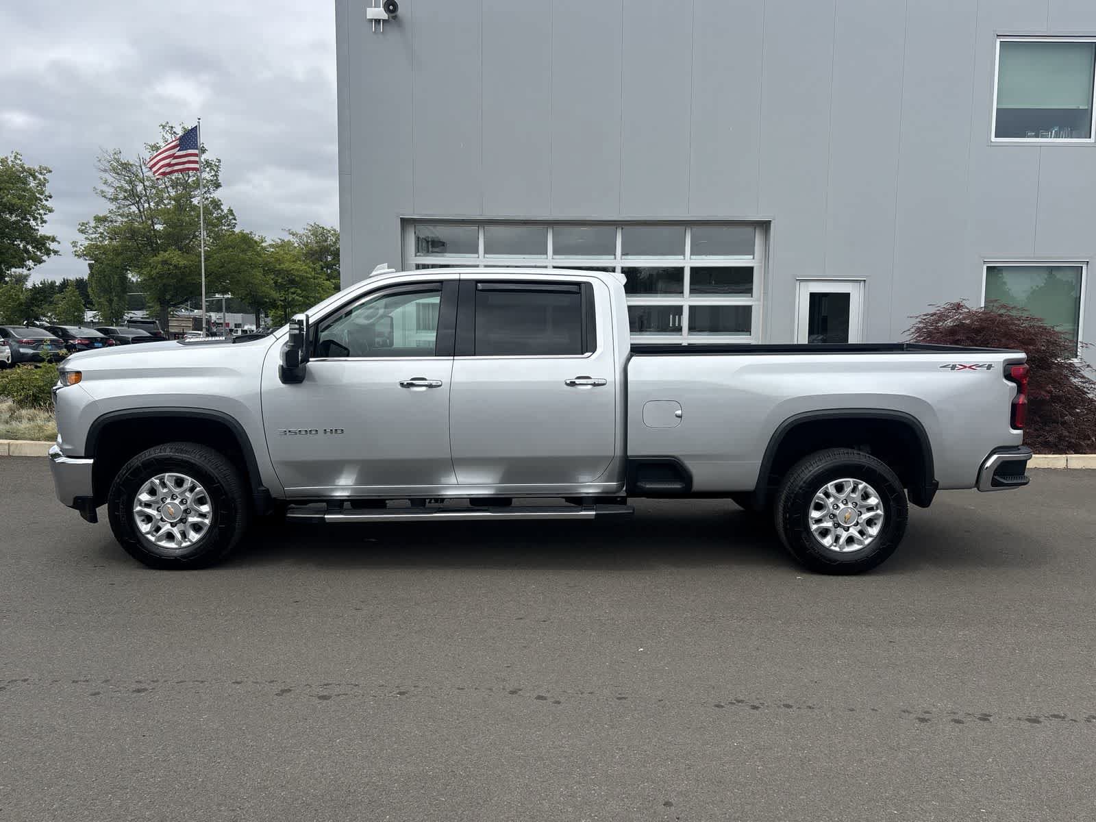 Used 2022 Chevrolet Silverado 3500 LTZ AWD/4WD image 2