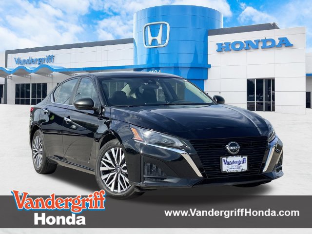 Used 2025 Nissan Altima 2.5 SV