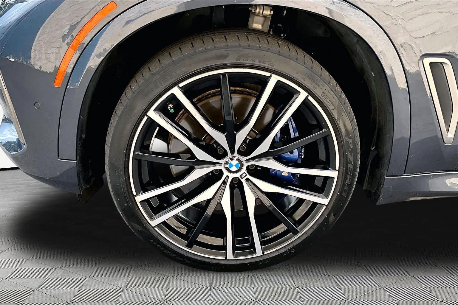 Used 2021 BMW X5 M50i w/ Premium Package AWD/4WD image 11
