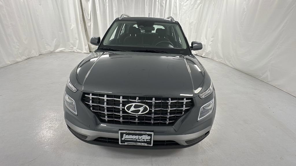 Used 2025 Hyundai Venue SEL image 8
