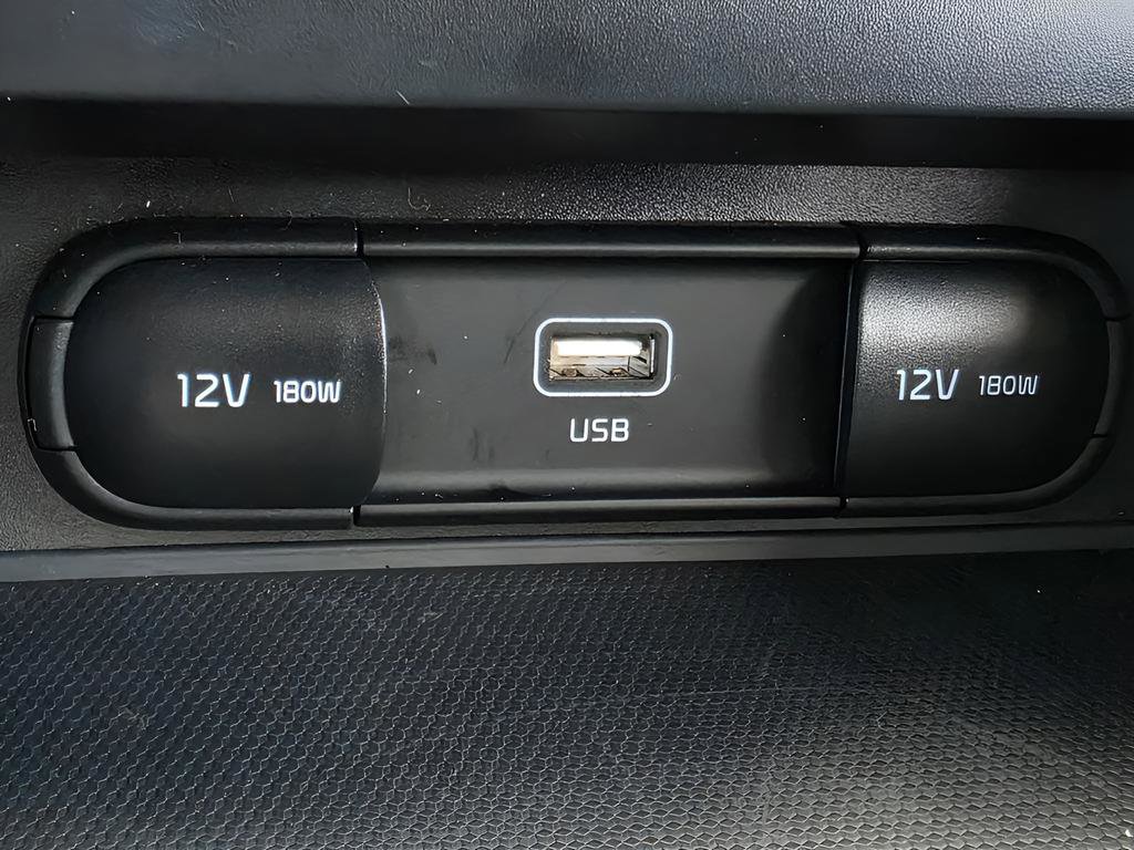 Used 2025 Kia Soul LX FWD image 31