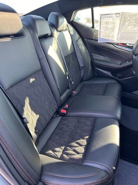 Used 2022 Nissan Maxima SR w/ Sport Mat Group FWD image 14