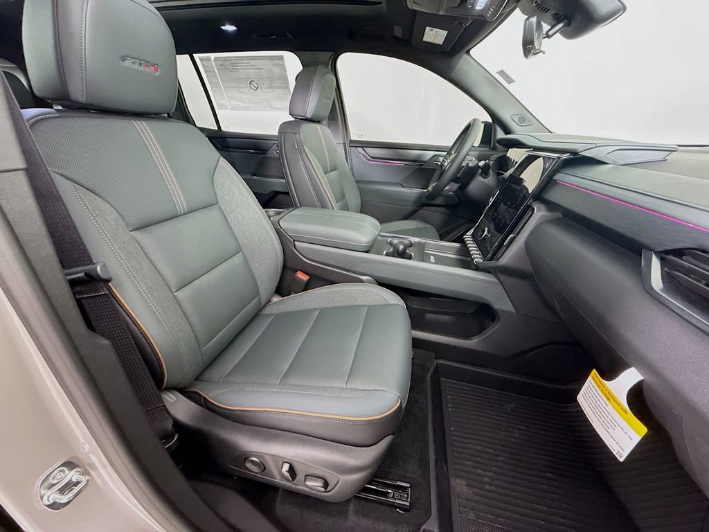 New 2026 GMC Acadia AT4 w/ LPO, Floor Liner Package AWD/4WD image 35