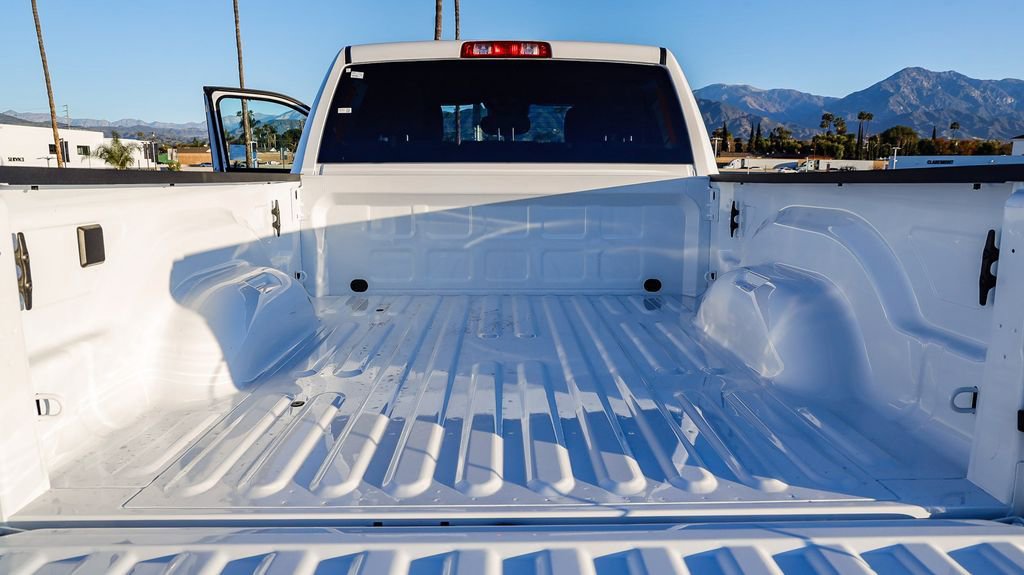 New 2026 RAM 3500 Big Horn AWD/4WD image 30