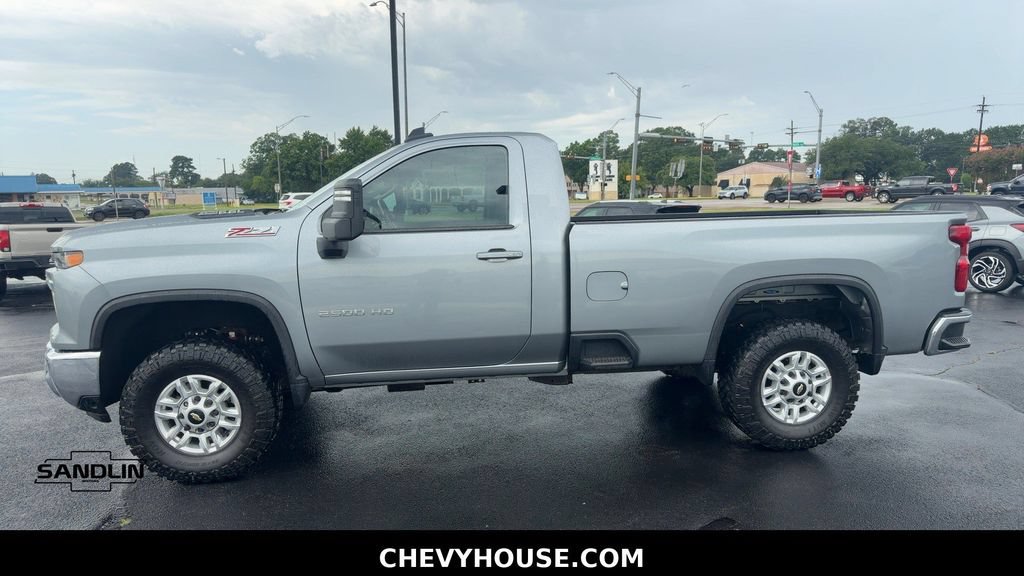 Used 2025 Chevrolet Silverado 2500 LT w/ Convenience Package AWD/4WD image 5