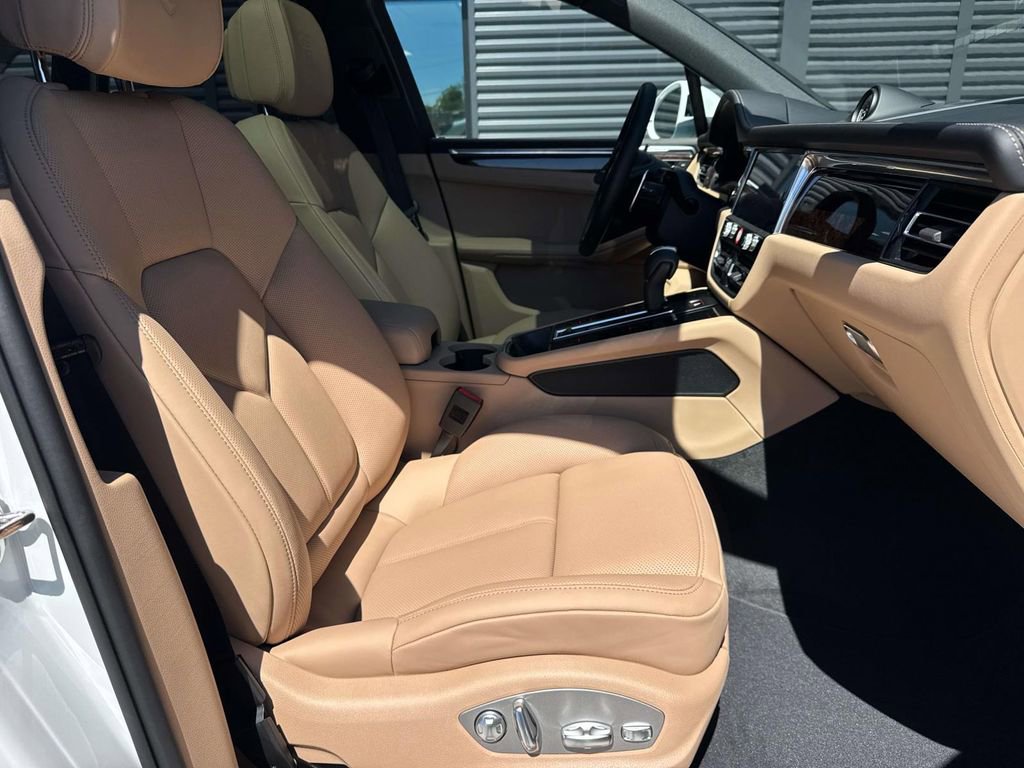 New 2026 Porsche Macan GTS image 16