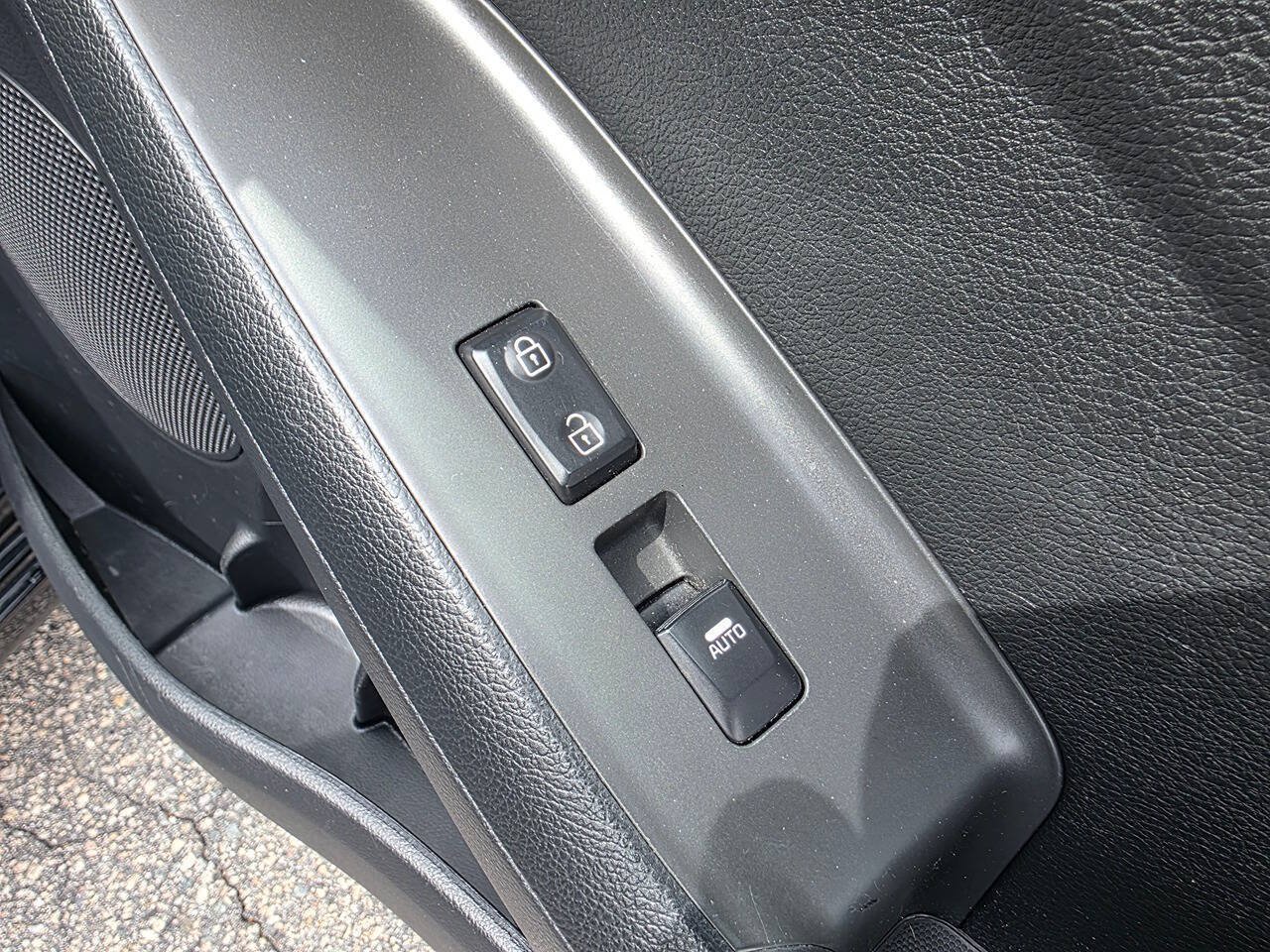 Used 2017 Kia Forte LX FWD image 26