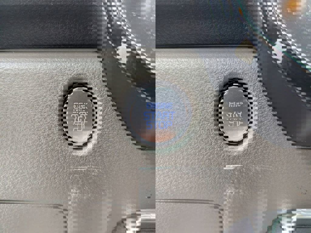 Certified 2025 Kia Carnival image 25