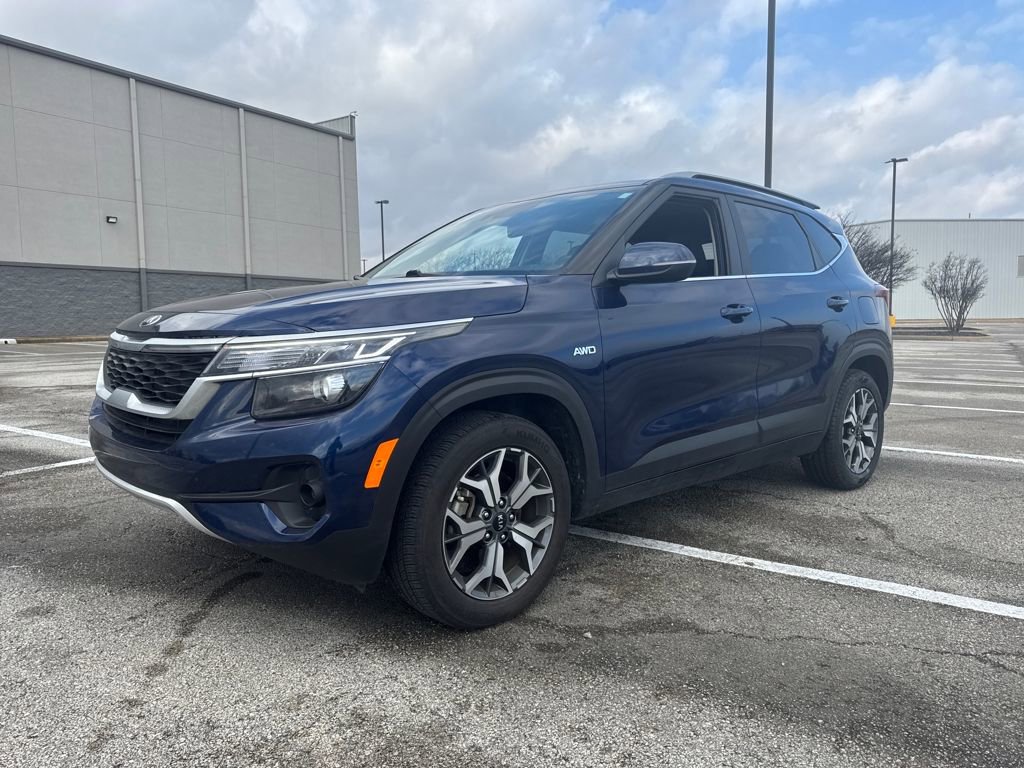 Used 2021 Kia Seltos EX image 2