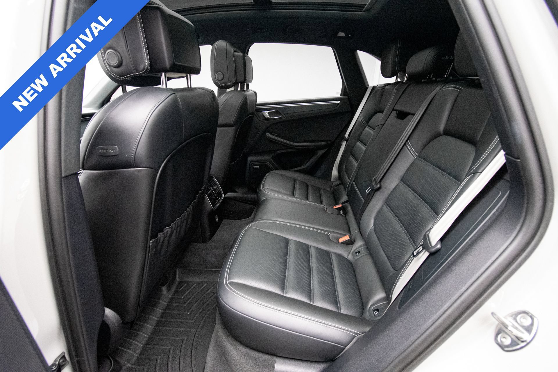 Used 2023 Porsche Macan GTS w/ Premium Package Plus AWD/4WD image 15