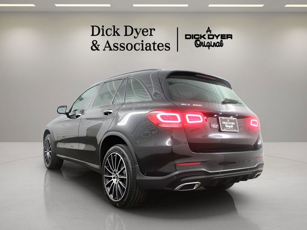 Used 2022 Mercedes-Benz GLC 300 image 4