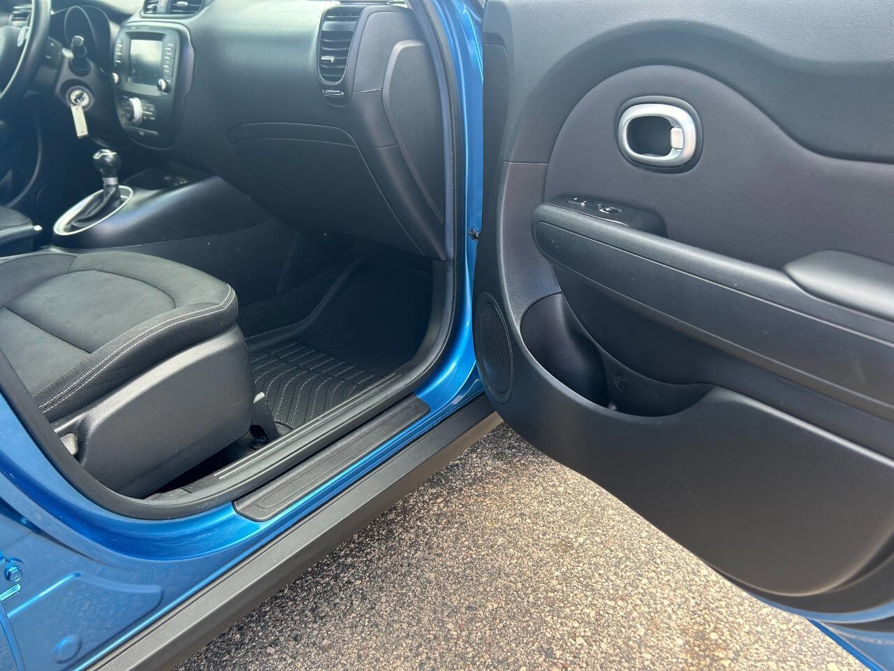 Used 2019 Kia Soul + FWD image 23