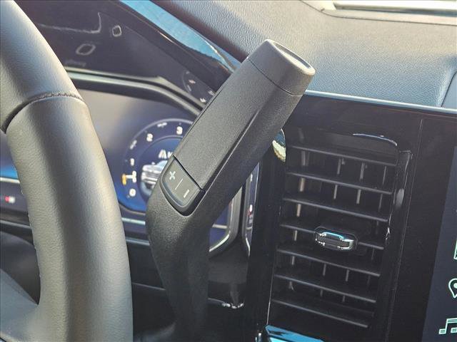 Used 2024 Chevrolet Silverado 2500 LT w/ Convenience Package image 16