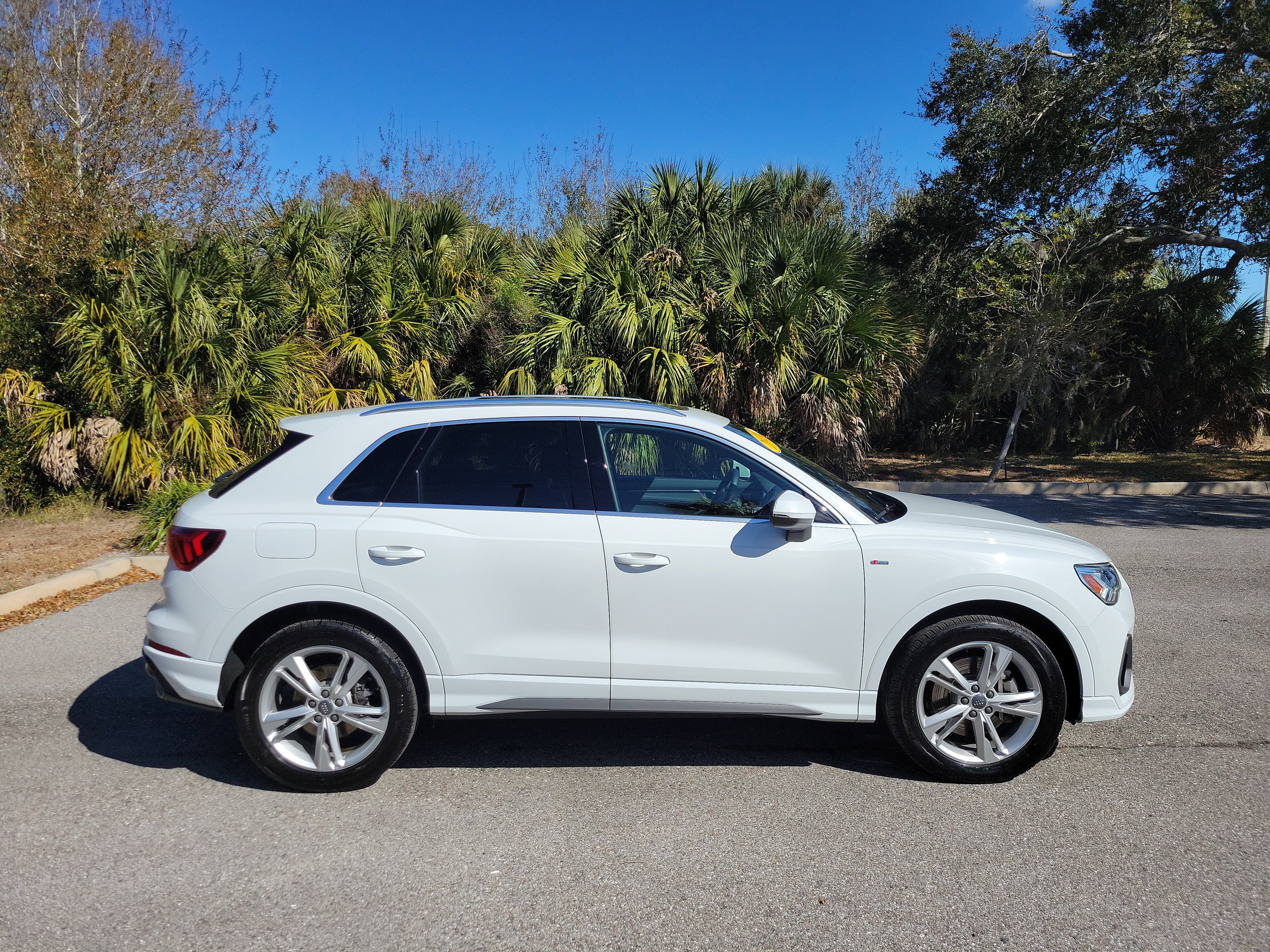 Used 2020 Audi Q3 2.0T Premium Plus image 3
