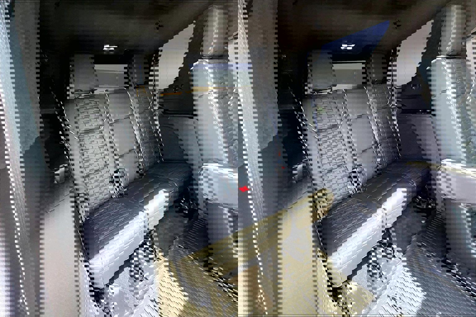 Used 2023 Cadillac Escalade Premium Luxury Platinum image 27