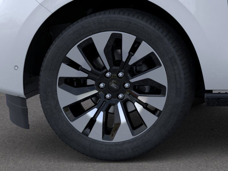 New 2025 Ford Expedition Platinum w/ Driver's Package image 19