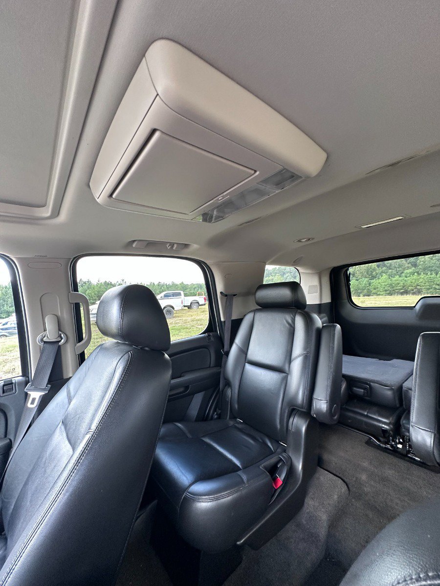 Used 2010 Chevrolet Tahoe LTZ RWD image 32