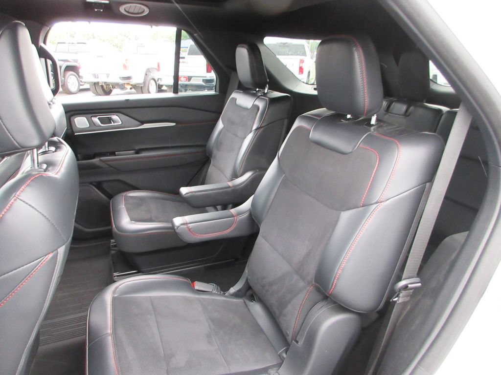 Used 2025 Ford Explorer ST AWD/4WD image 23