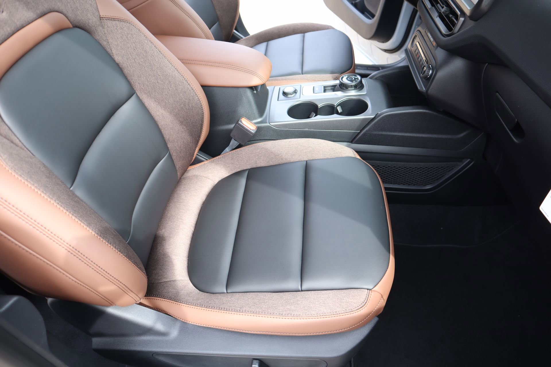 New 2026 Ford Bronco Sport Outer Banks image 13