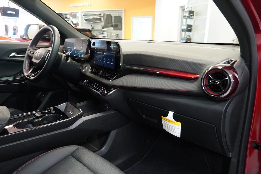 New 2026 Chevrolet Equinox RS w/ LPO, Floor Liner Package AWD/4WD image 39