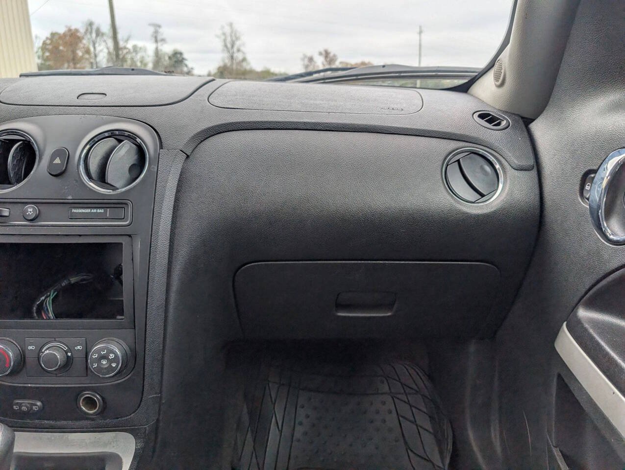 Used 2011 Chevrolet HHR LS FWD image 30