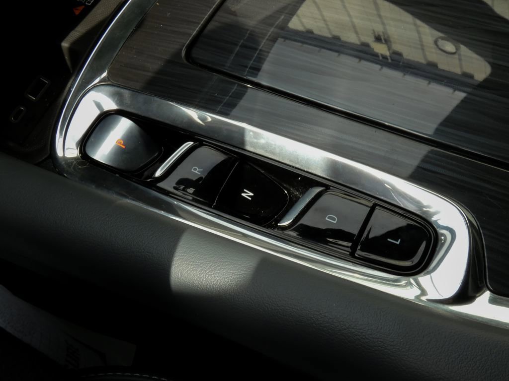 Used 2023 Buick Enclave Essence w/ Experience Buick Package image 13