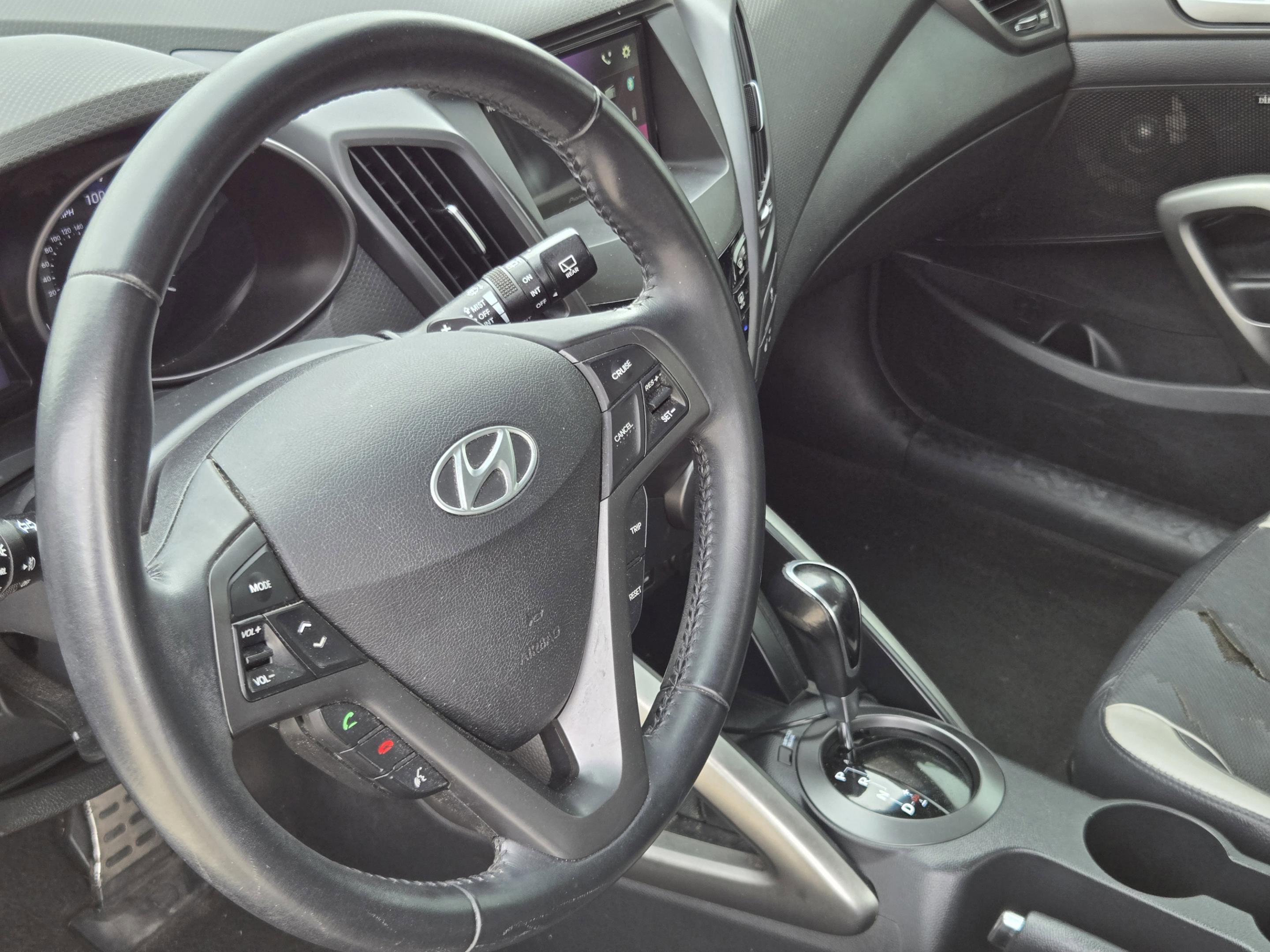Used 2015 Hyundai Veloster Turbo FWD image 15