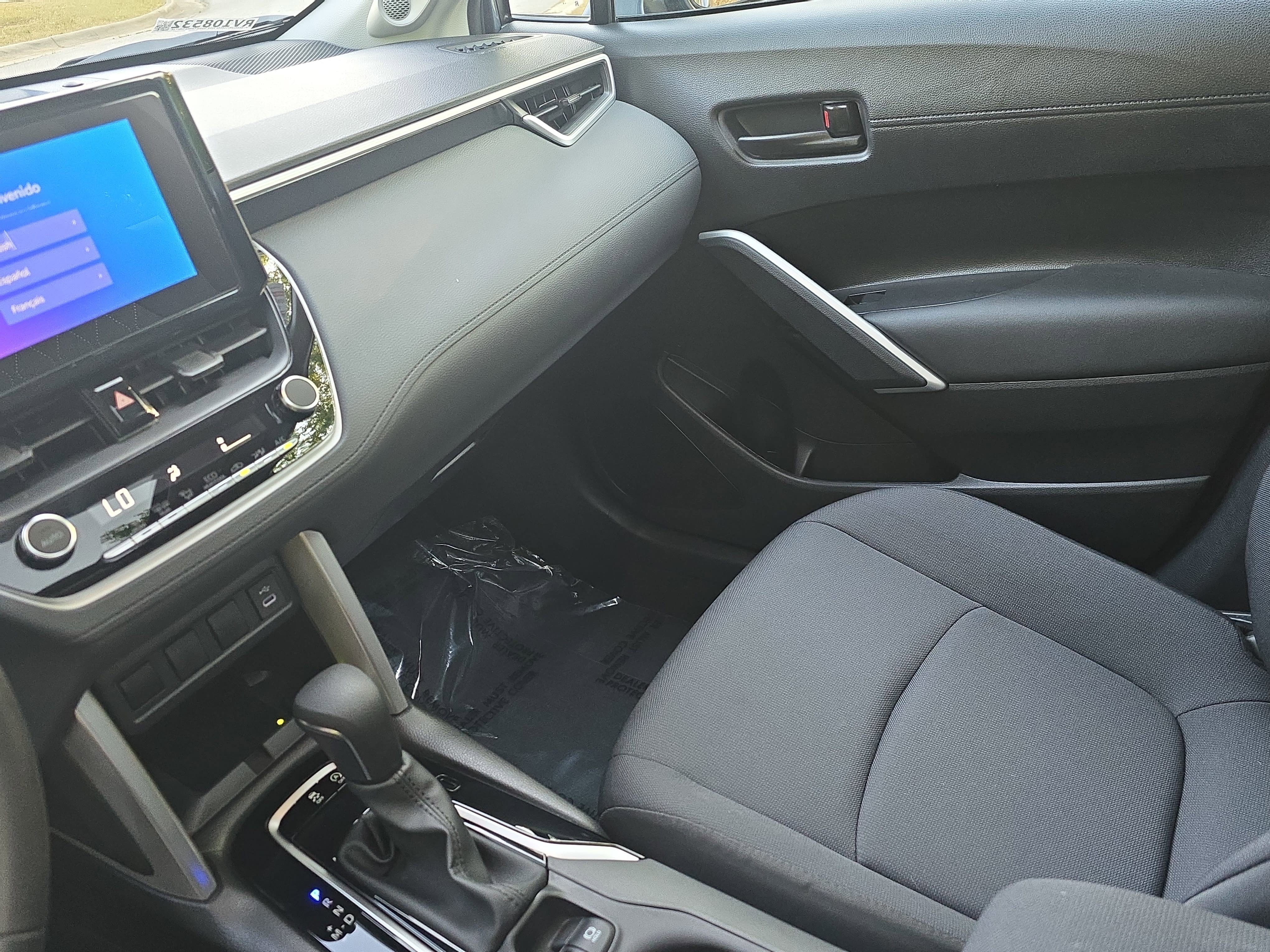 Used 2024 Toyota Corolla Cross LE w/ Moonroof Package image 22