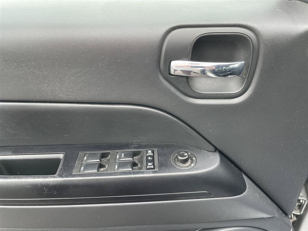 Used 2016 Jeep Patriot Sport w/ Power Value Group FWD image 12